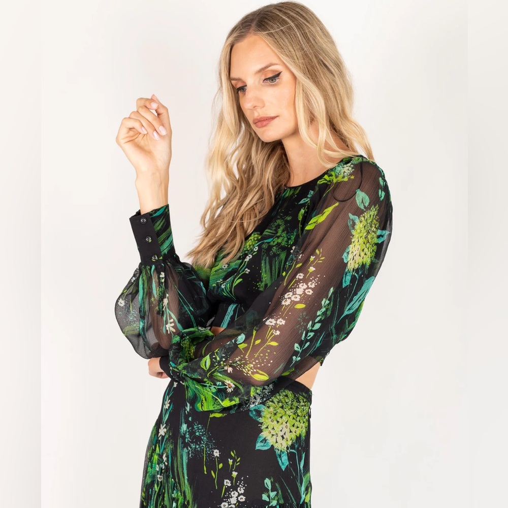 Secret Mission Silk Chiffon Ramona Top 🌿🖤